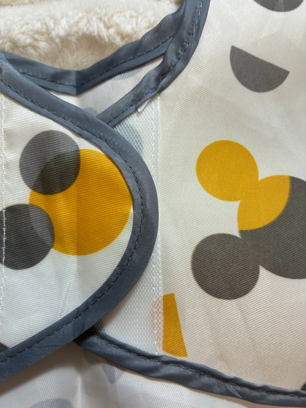 Disney Baby Mickey Mouse Reversible Smock Bib ❤️🖤 - Picture 6 of 8